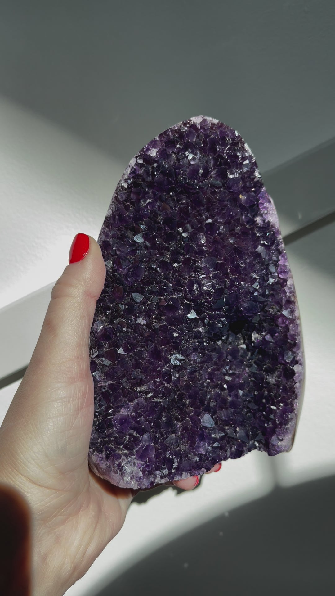 High-Quality Uruguayan Amethyst Cut Base